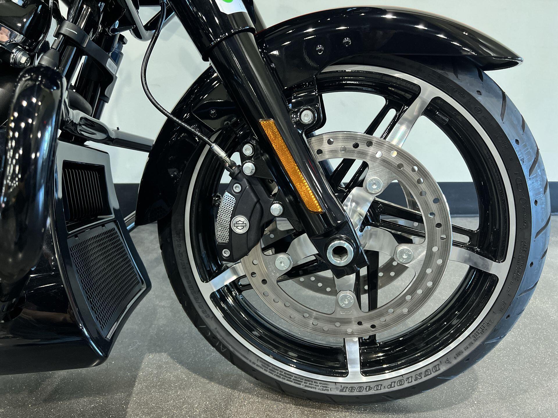2026 Harley-Davidson® Road Glide® FLTRX, photo 4