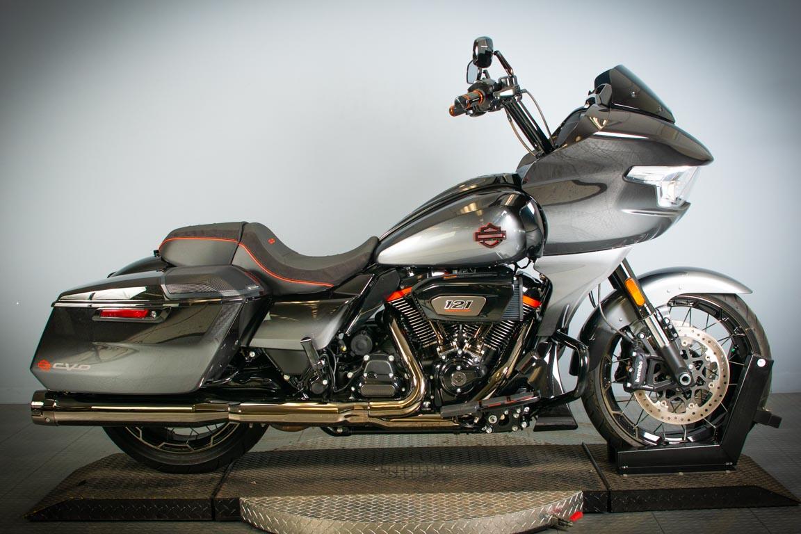 2024 Harley-Davidson® CVO™ Street Glide® FLHXSE | High Octane