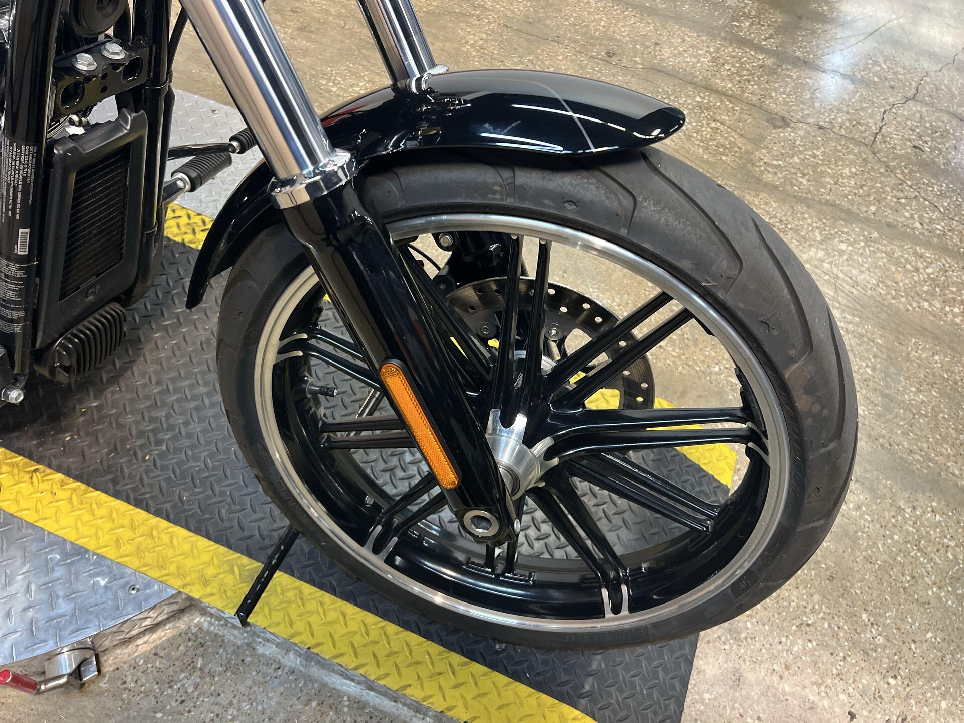 2018 Harley-Davidson® Breakout® FXBR, photo 12