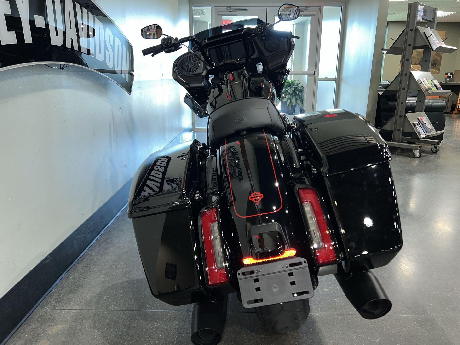 2026 Harley-Davidson® Road Glide® FLTRX, photo 11