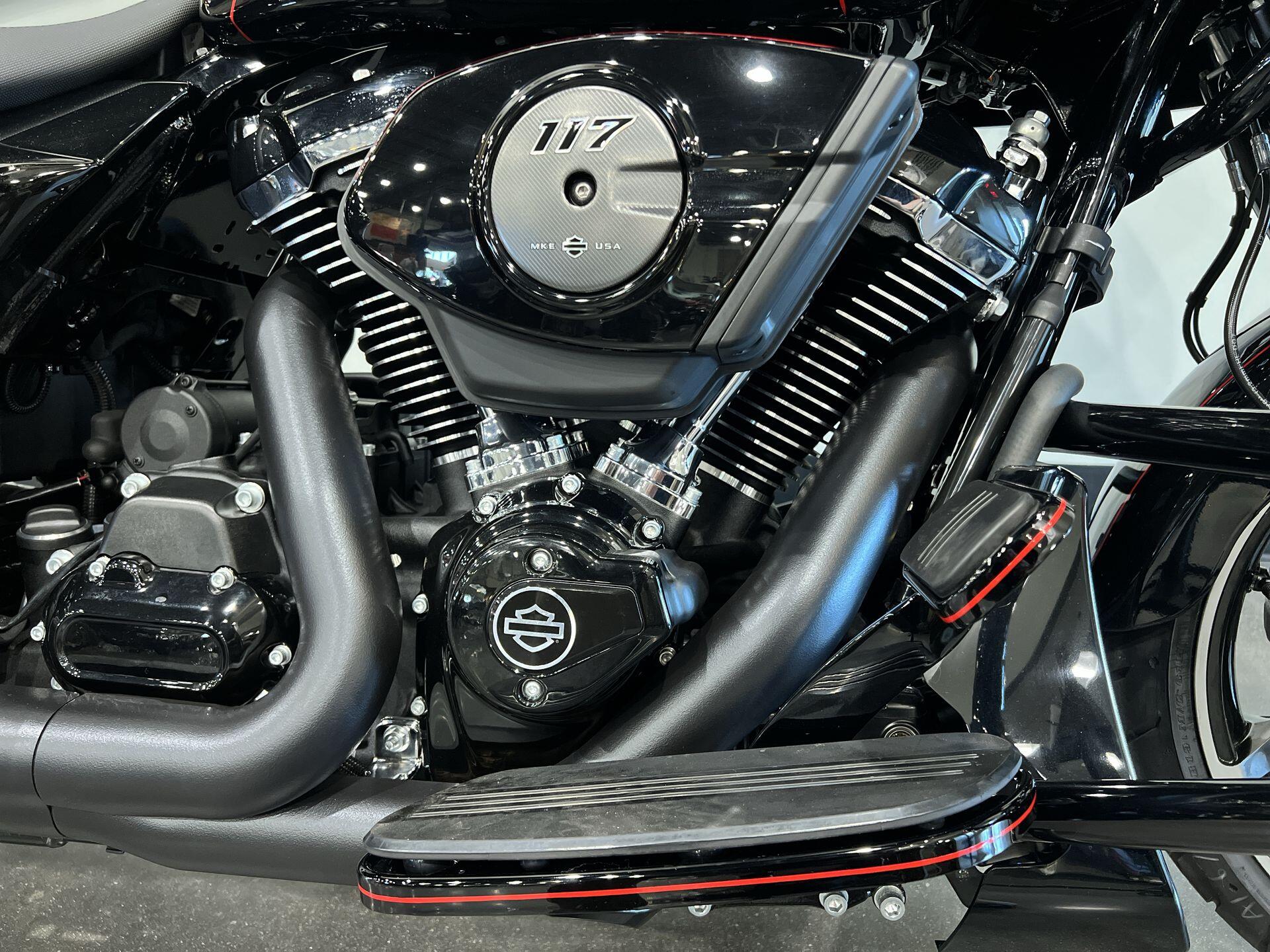 2026 Harley-Davidson® Road Glide® FLTRX, photo 5