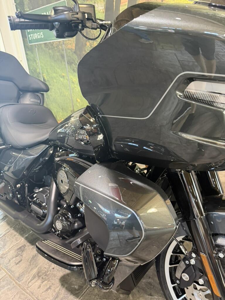 2026 Harley-Davidson® Road Glide Limited No Gimmicks, No Hidden Fees, photo 2