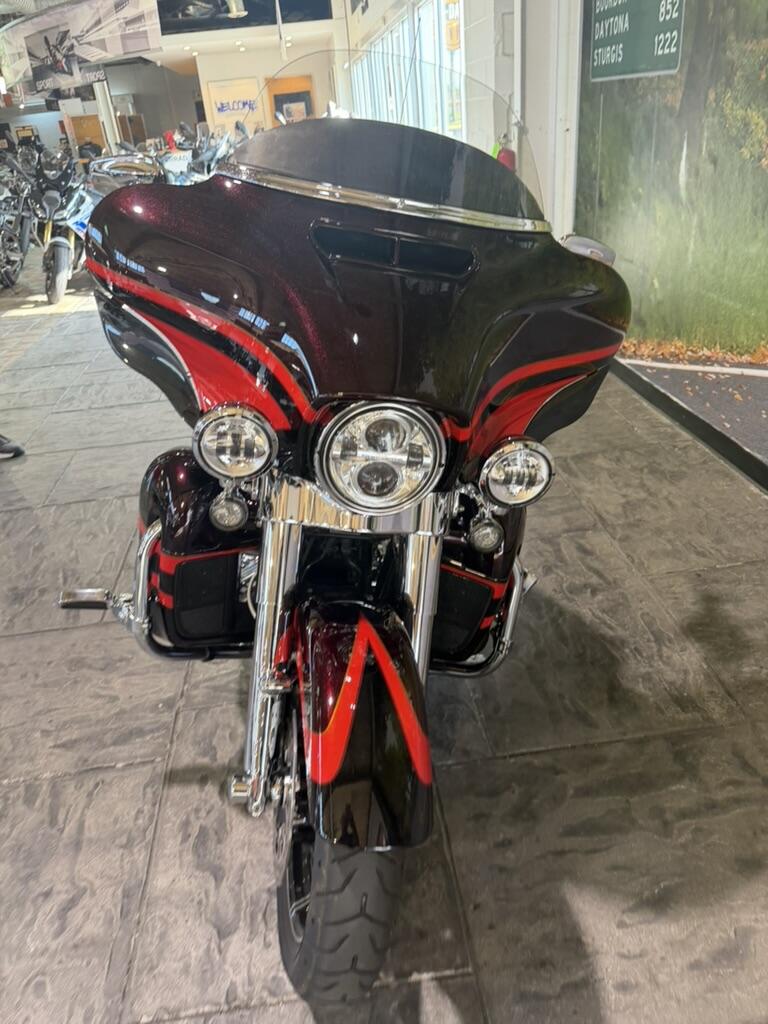 2017 Harley-Davidson® CVO™ Limited No Gimmicks, No Hidden Fees, photo 7