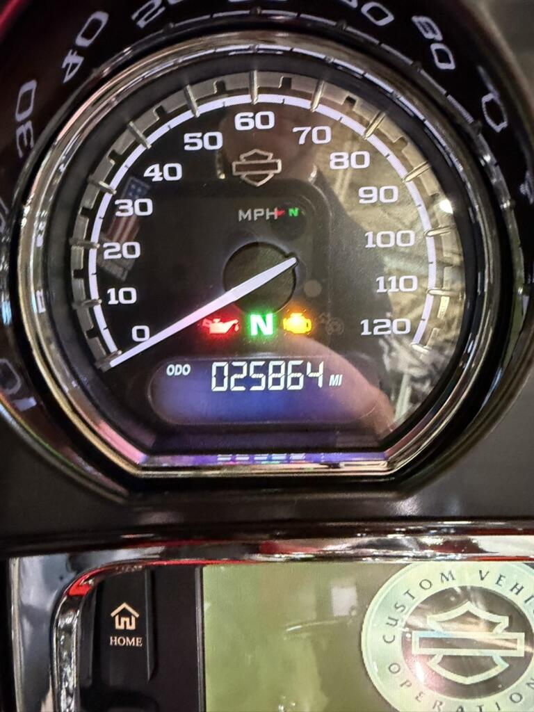 2017 Harley-Davidson® CVO™ Limited No Gimmicks, No Hidden Fees, photo 16