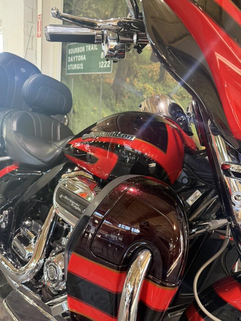 2017 Harley-Davidson® CVO™ Limited No Gimmicks, No Hidden Fees, photo 2