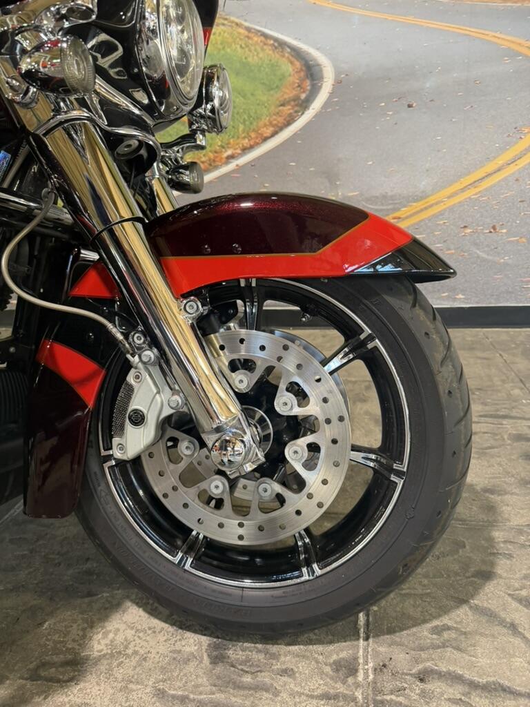 2017 Harley-Davidson® CVO™ Limited No Gimmicks, No Hidden Fees, photo 6