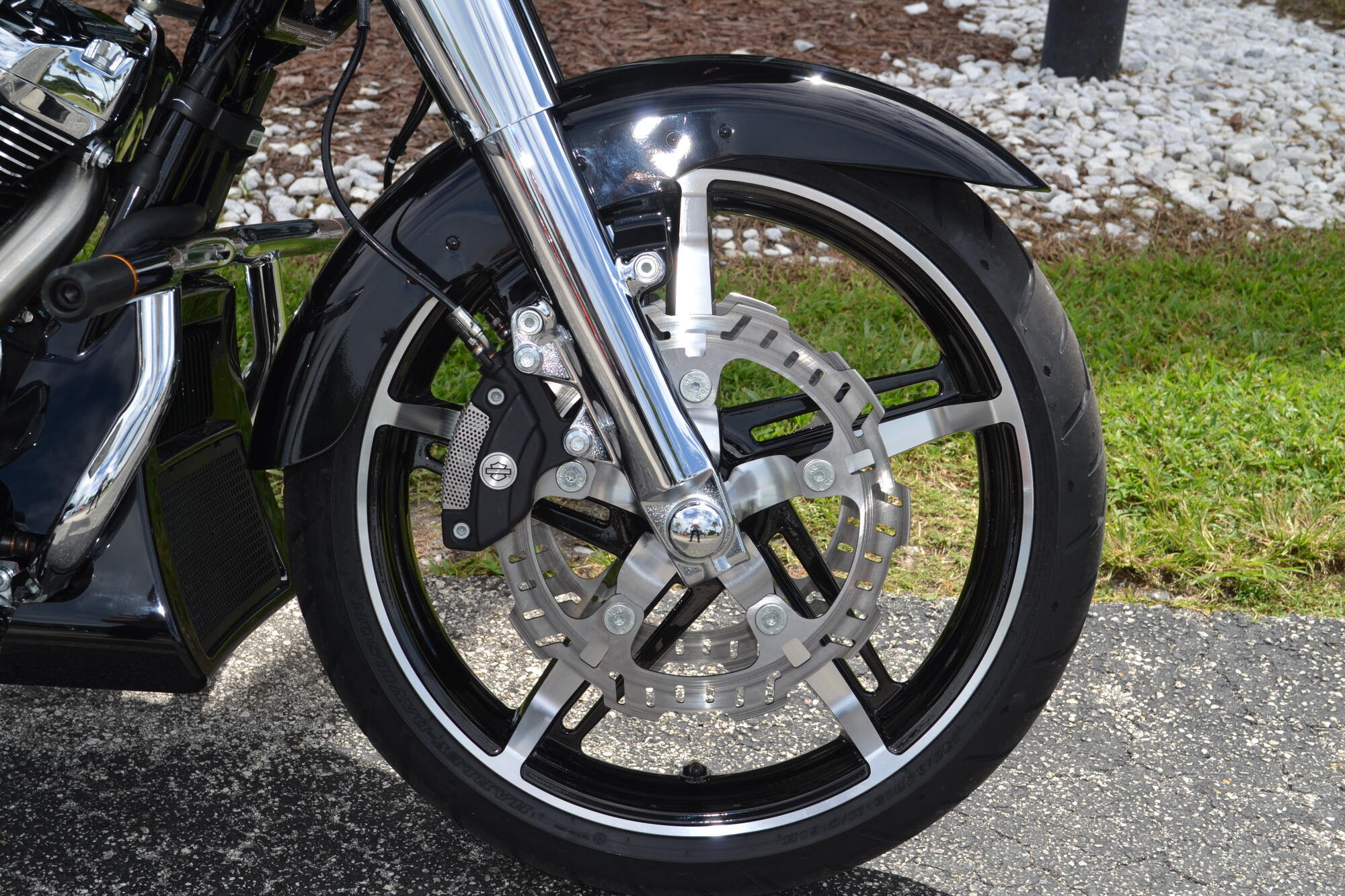 FLTRX 2026 Road Glide®, photo 2