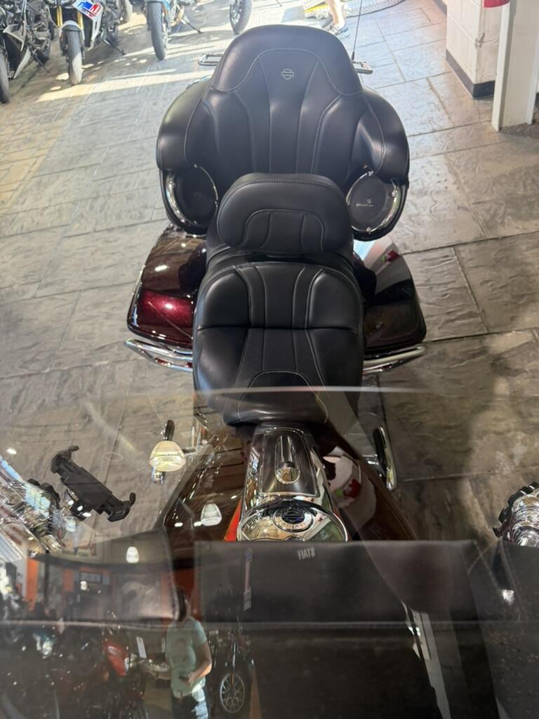 2017 Harley-Davidson® CVO™ Limited No Gimmicks, No Hidden Fees, photo 17