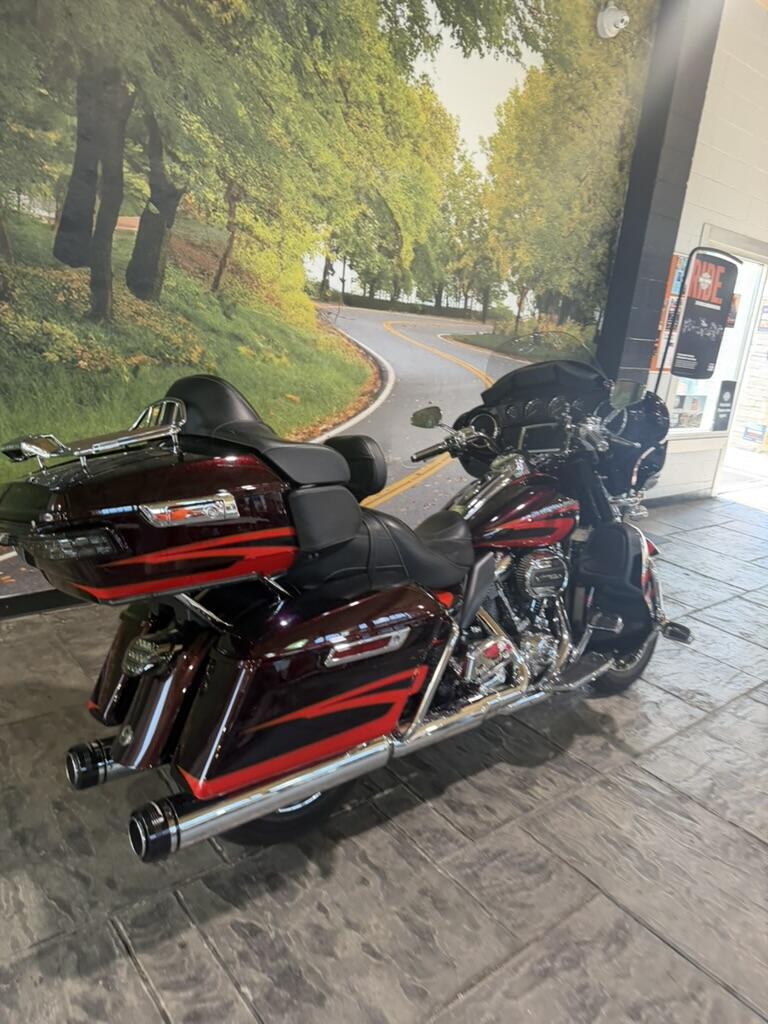 2017 Harley-Davidson® CVO™ Limited No Gimmicks, No Hidden Fees, photo 21