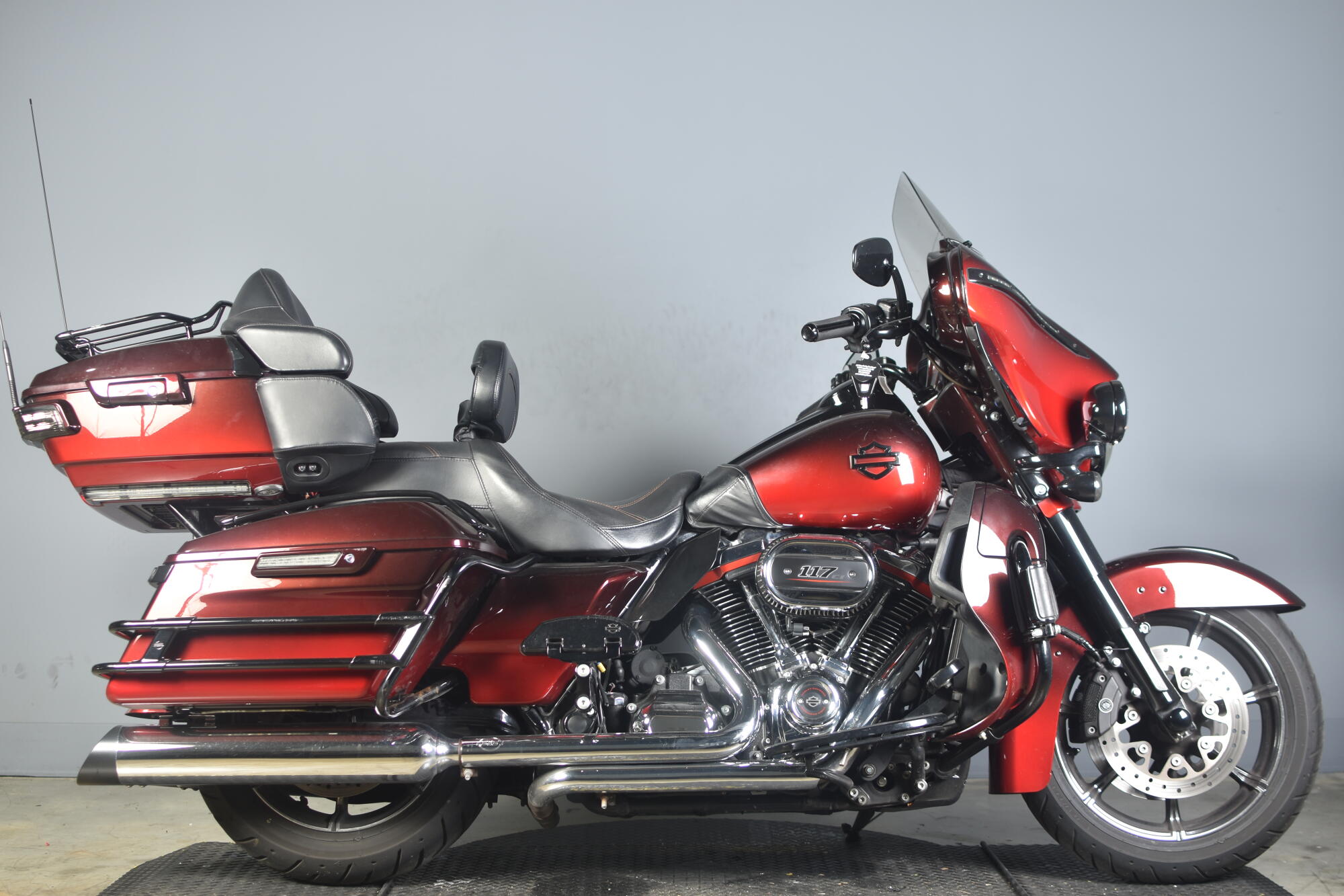 2020 Harley-Davidson® CVO™ Street Glide® FLHXSE | Old Glory Harley