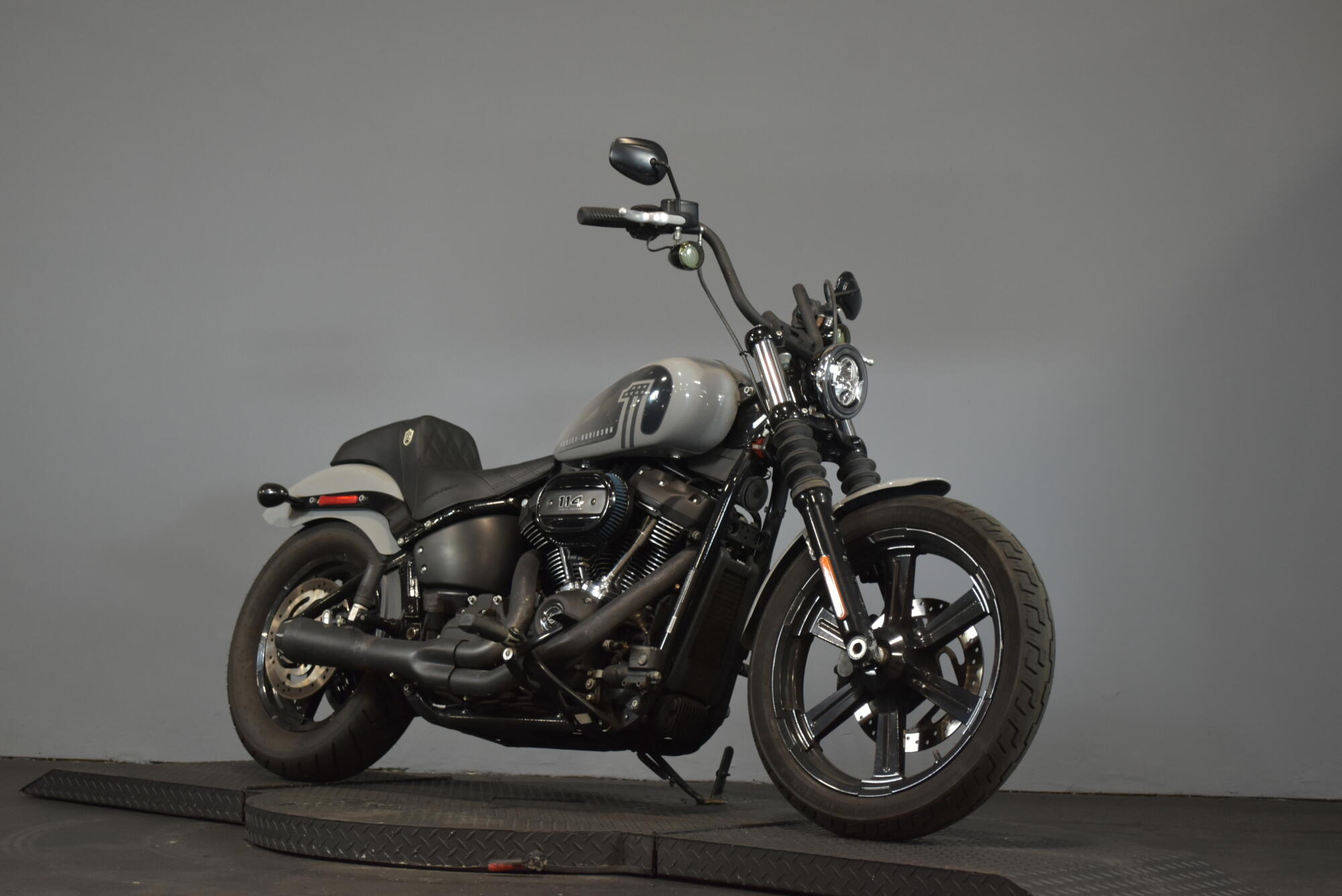 2024 Harley-Davidson® Street Bob® 114 Billiard Gray, photo 23
