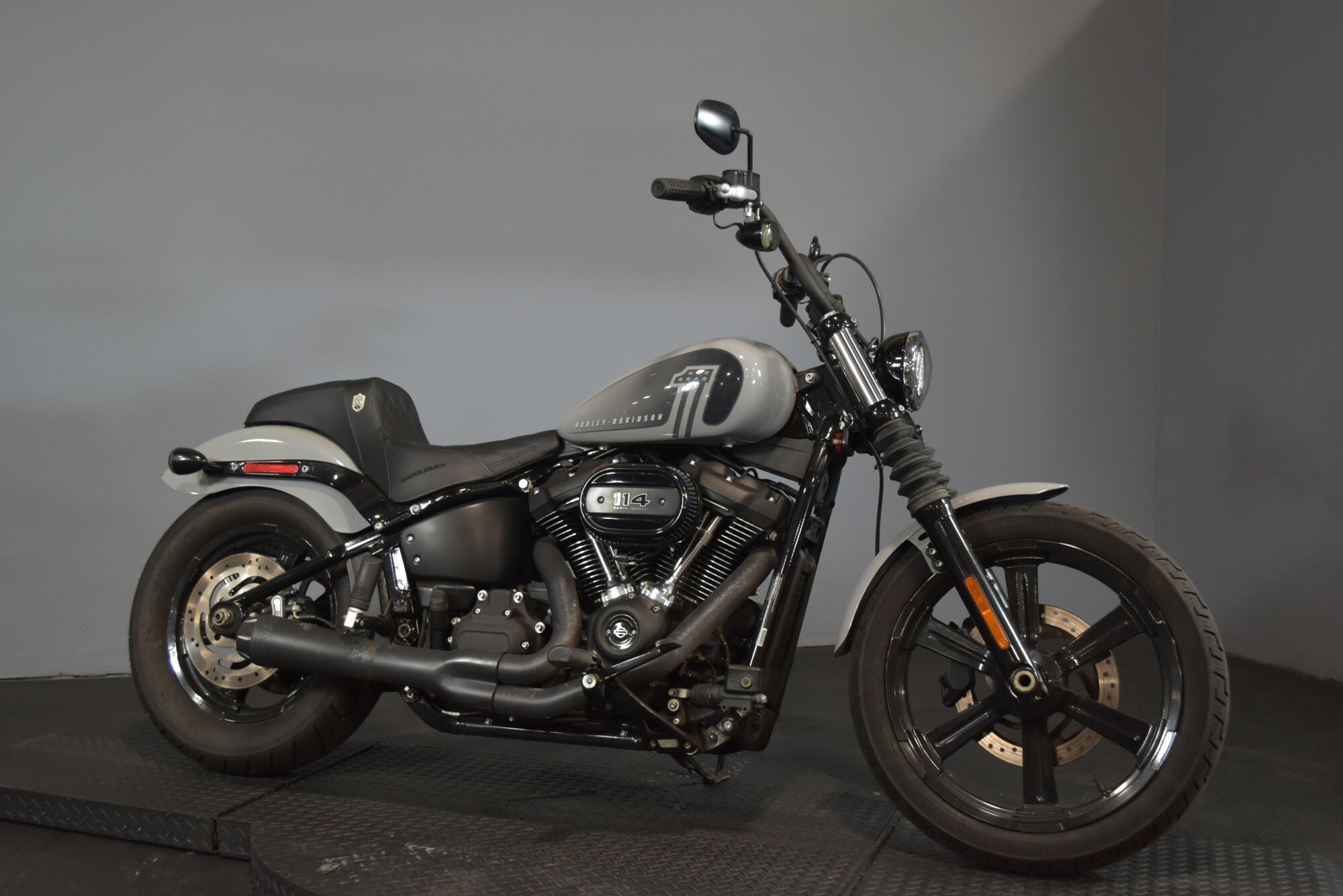 2024 Harley-Davidson® Street Bob® 114 Billiard Gray, photo 2